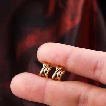 Новые Маленькие серьги-кольца Крест-накрест для женщин Золотого цвета с металлической ушной косточкой Aros Huggie Hoops, Модные украшения для Вечеринок, подарок 2023